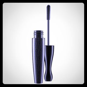 M.A.C. Extreme Dimension 3D Black Lash Mascara